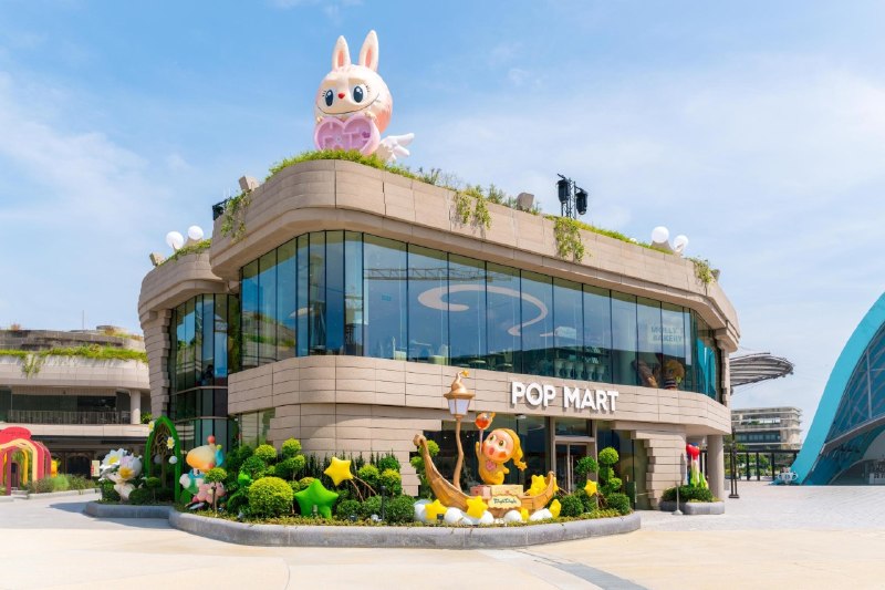Pop Mart has opened Southeast Asia's first Pop Bakery in Singapore, serving Labubu cookies and character-themed desserts. 🍪 🍰