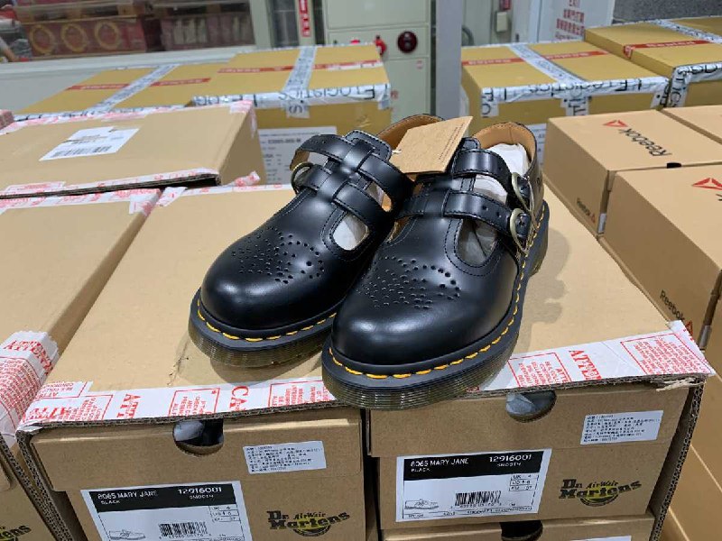 #Costco好市多1月新品通知DR.MARTENS 女真皮休閒鞋 #1362530