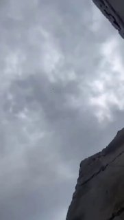 🇺🇦🇷🇺️ — יירוט כטב"מים "גראן" עם תותח 20 מ"מ M61A1 וולקן של מטוס F-16 של חיל האוויר האוקראיני.