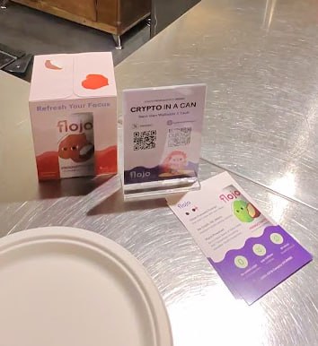 Sui 鏈贊助的活動上還真有賣水的，Web3 Drink🤦‍♀️越來越不懂你們 Web3 行業了