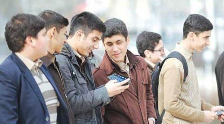 PiranshahrRudaw: ⭕️نوجوانان ایرانی روزانه ۹ ساعت به صفحه نمایش نگاه می‌کنند!🔹مدیرکل حوزه ریاست مرکز ملی فضای مجازی:🔹در حال حاضر حقیقتاً م
