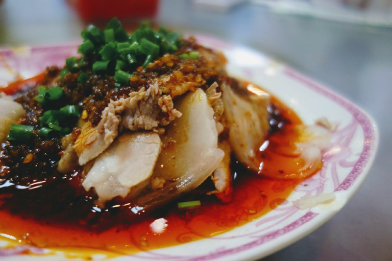 今天趁著出了門終於活動低保🙈🙈晚上母校附近開飯，特別嘉賓廈門小姐姐為我們提前放映了籌備已久的紀錄片（應保密要求，故不在此處放圖），榮幸成為首批觀眾😁今天趁著出了門終於活動低保🙈🙈晚上母校附近開飯，特別嘉賓廈門小姐姐為我們提前放映了籌備已久的紀錄片（應保密要求，故不在此處放圖），榮幸成為首批觀眾😁
