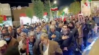 האיראנים ממשיכים לקיים עצרות לילה במשך כמעט 8 חודשים לתמיכה בממסד האיסלאמי.