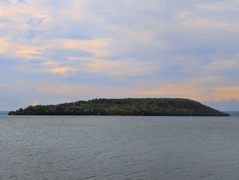 Treasure Island, Manitoulin 世界最大湖中島中湖中島
