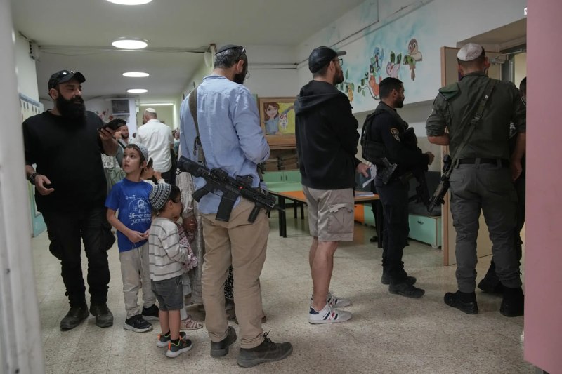 מתנחלים ישראלים מחבלים בכוונה בהצבעה בקלפיות בעיירות פלסטיניות חבר הכנסת ומנהיג מפלגת טאאל, אחמד טיבי, האשי…