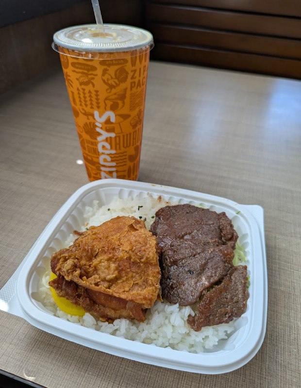 #增肥篇夏威夷菜較為縫合，主要受南島、北美和亞洲（尤其是日本）的共同影響融合而成