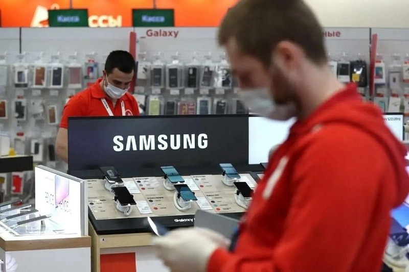 نگین غرب استان تهران: 🔴 بازار موبایل در شوک قیمتی؛ آیفون ۱۷ پرومکس ۴۵۰ میلیون تومان🔹 بازار موبایل در شهریور امسال تحت تأثیر دو عامل اصلی قرار 