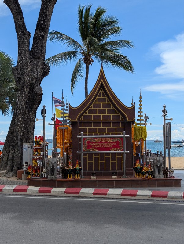 公主出巡 Pattaya公主出巡 Pattaya