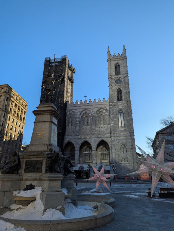 滿地坑聖母院滿地坑華埠（題字竟然直接是蔣中正🤔）滿地坑聖母院滿地坑華埠（題字竟然直接是蔣中正🤔）