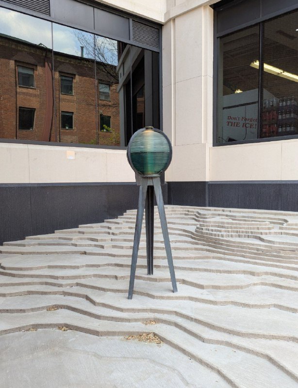 昨晚看了一夜加拿大共產主義受害者紀念碑設計師 Paul Raff 的履歷，結果今天 #IFS 的 Meeting Portal 就是他的作品“Shoreline Commemorative, 2014”，真巧