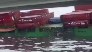 קטע וידאו שמסתובב מראה כלי שיט מסחרי שנאמר כי שייך לחברת "זים" הישראלית מטרה של כטב"מ בים השחור.