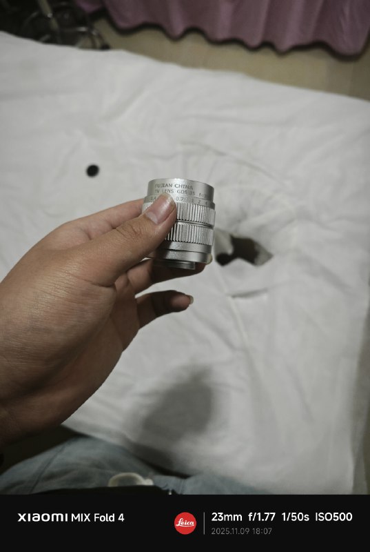 #出售 #电子产品 #镜头 #定焦镜头 联系 All my yearnings  价格 65cctv镜头，c卡口，35mmf1.7，有小磕碰