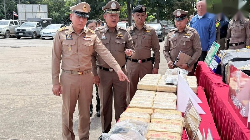 东南亚抓捕遣返线索:泰国穆达汉拦截运毒车缴获262万粒疯药 2026年10月26日 泰国配图
